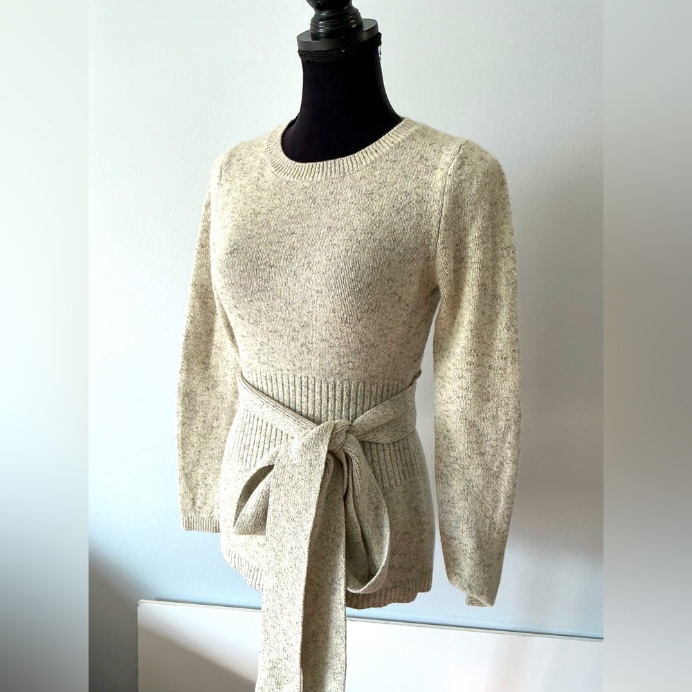 Cute soft comfy sweater 💗💗💗